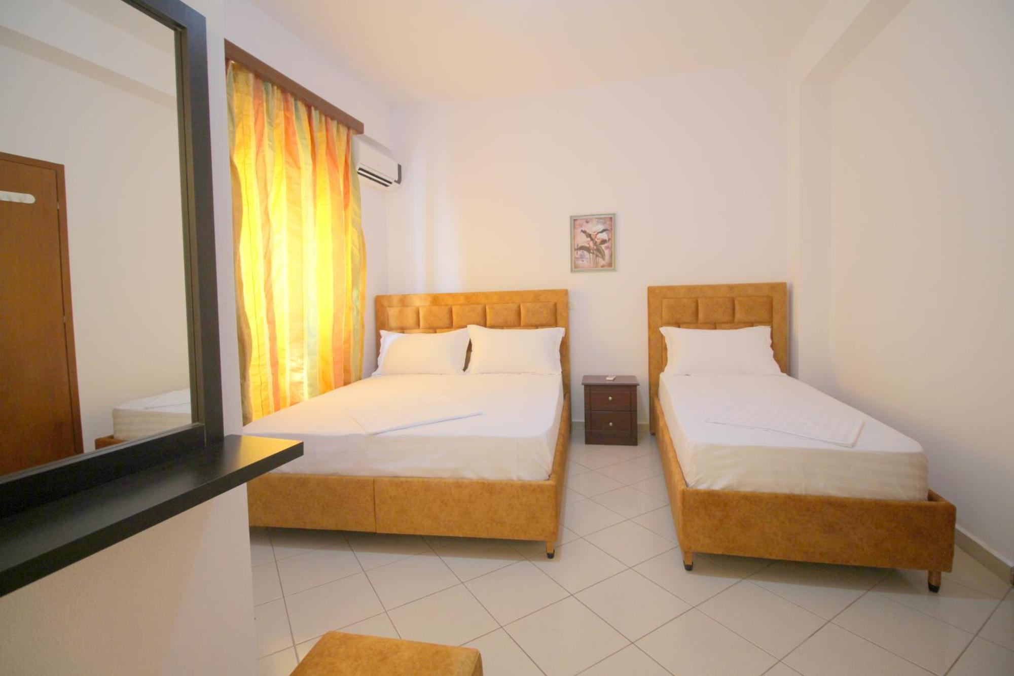 Lengu Holidays Houses Sarandë Exterior foto
