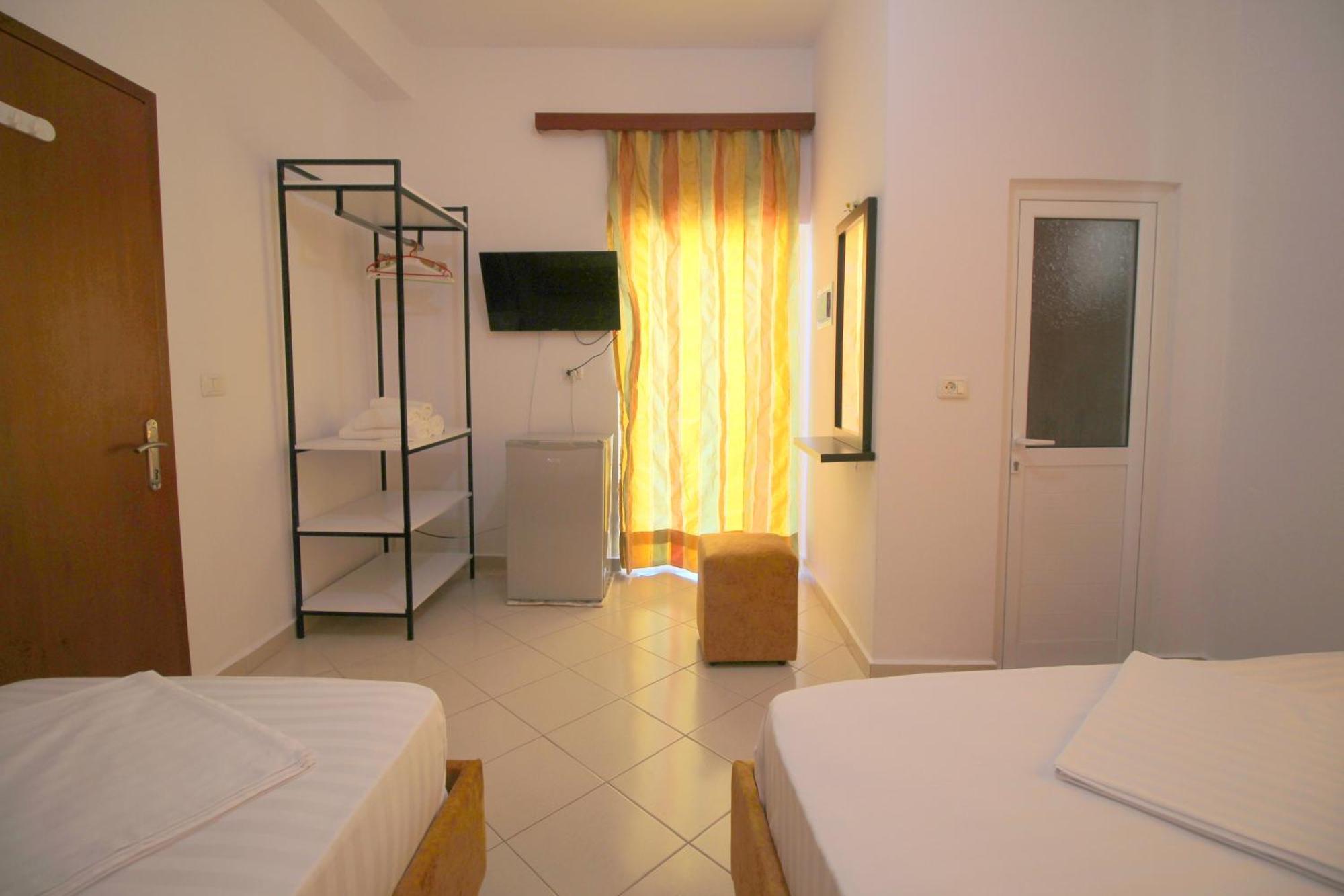 Lengu Holidays Houses Sarandë Exterior foto